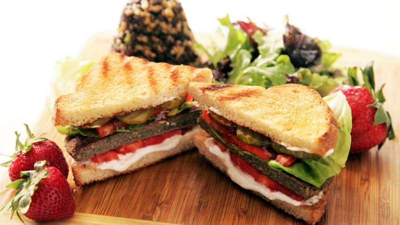 LeisureCard-The-New-Vegan-Sandwich-Best
